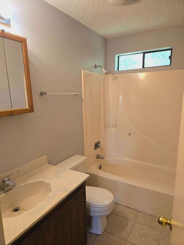 1040 Sable Dr #C - Photo 3 of 9