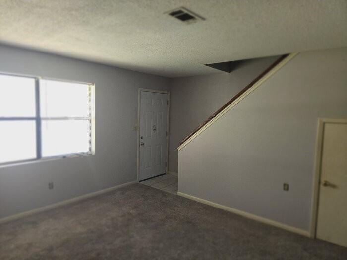 1040 Sable Dr #C - Photo 5 of 9