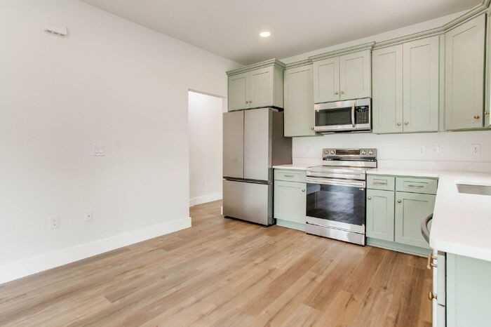 14 S M St - Photo 6 of 32