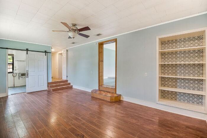 5824 Nashville Ave - Photo 7 of 43