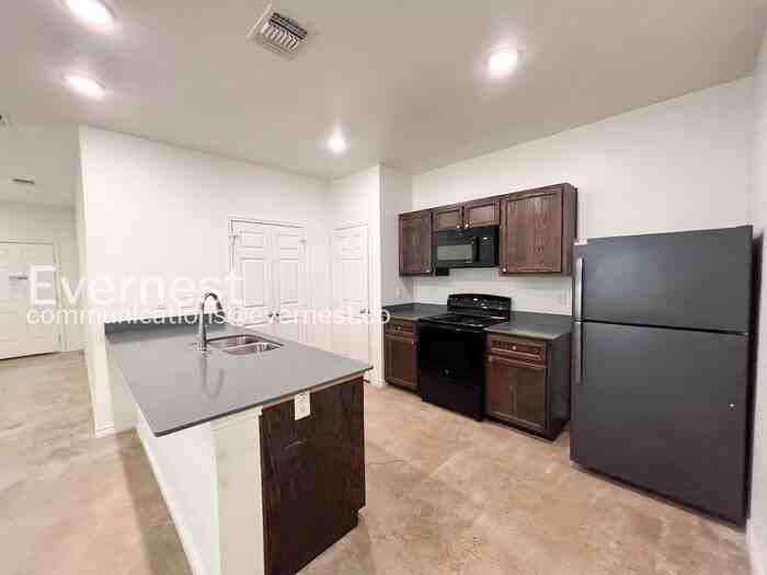 2316 Duntov Dr #B - Photo 2 of 17