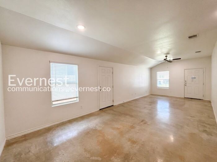 2316 Duntov Dr #B - Photo 3 of 17