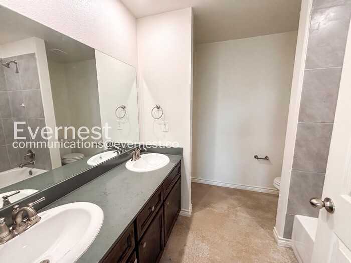 2316 Duntov Dr #B - Photo 4 of 17