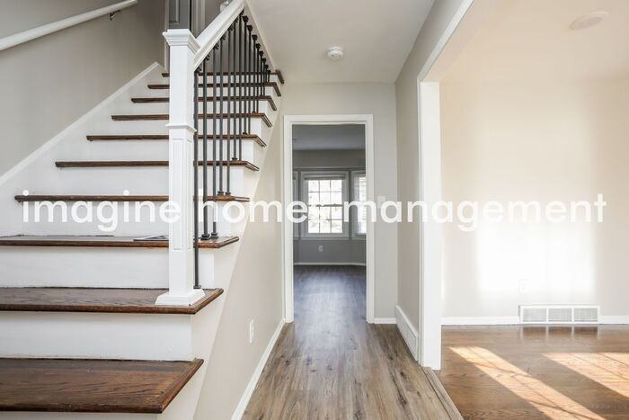 9411 Moody Park Dr - Photo 4 of 23