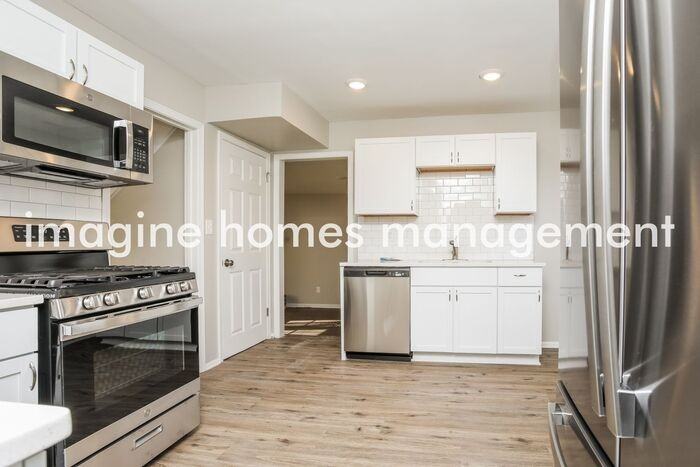 9411 Moody Park Dr - Photo 5 of 23