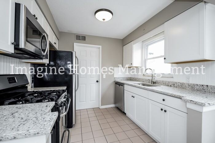 4143 W 210th St - Photo 6 of 13