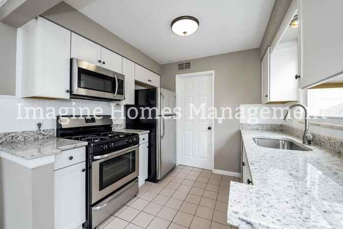 4143 W 210th St - Photo 7 of 13