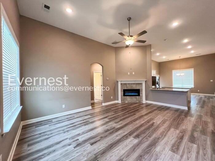 5670 Matthew Dr - Photo 5 of 27