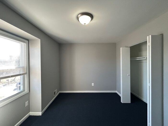 499 Berkshire Ct - Photo 6 of 14