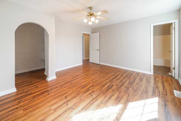 250 Kendall Ln - Photo 3 of 18