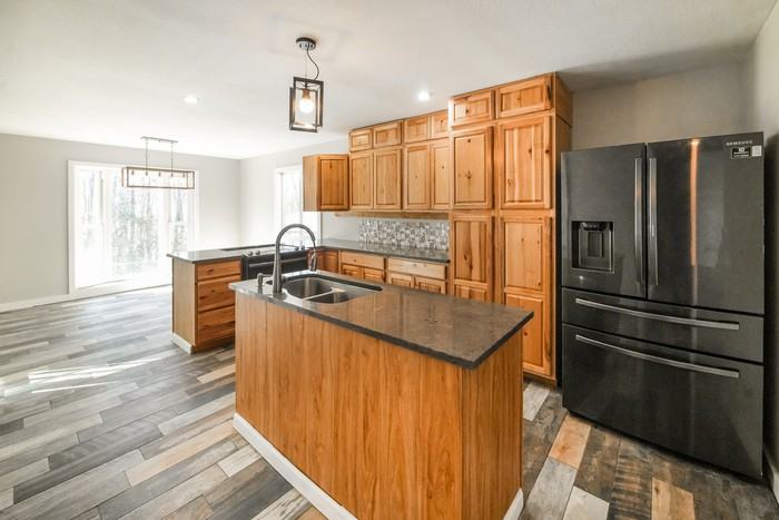 250 Kendall Ln - Photo 6 of 18