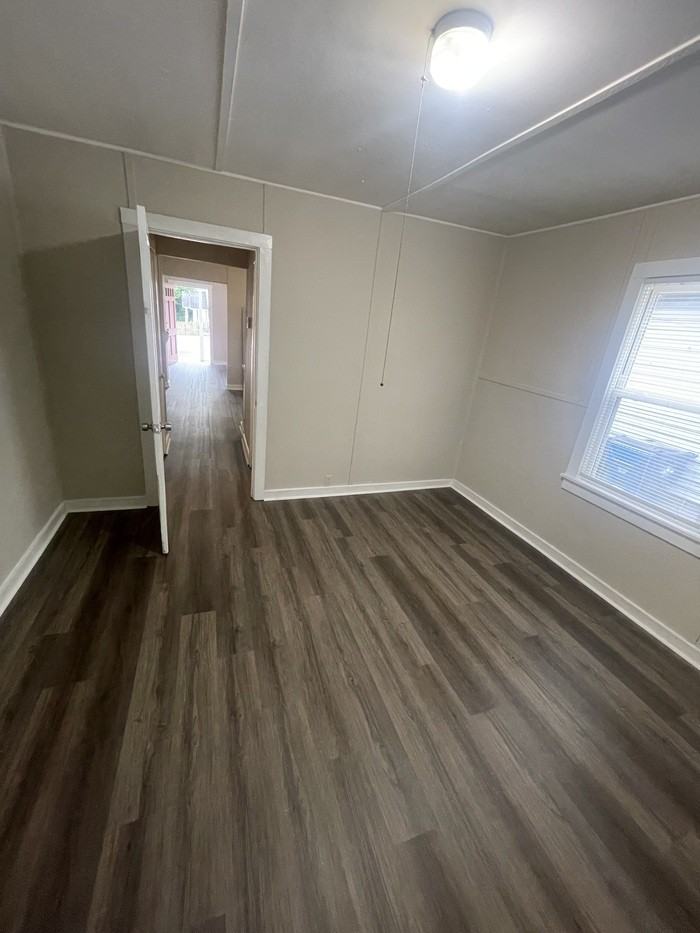 657 Coleman St - Photo 2 of 9