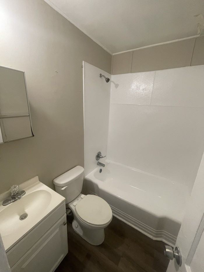 657 Coleman St - Photo 5 of 9