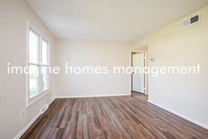 6727 Solon Blvd - Photo 4 of 14