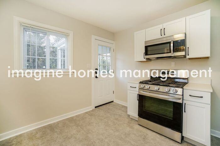 941 Whitehead Ln - Photo 7 of 15