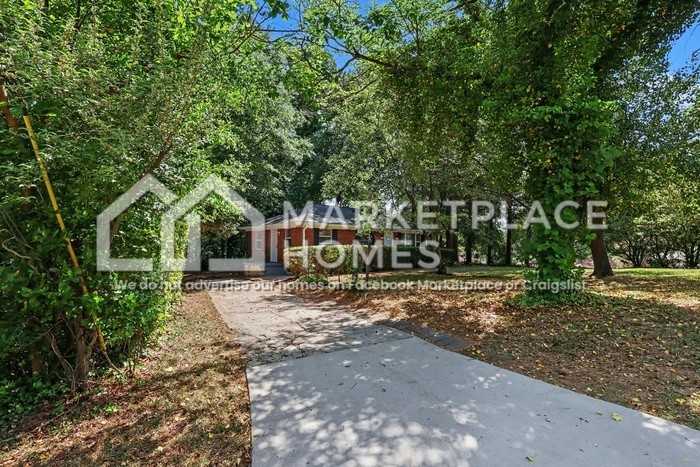 2110 Dellwood Pl - Photo 3 of 23