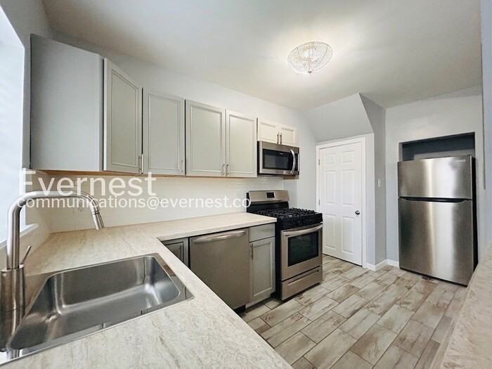 303 Kirk Ave - Photo 2 of 28