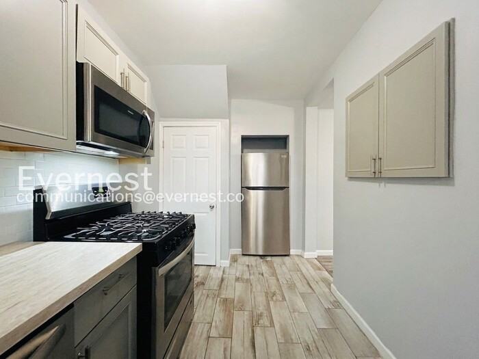 303 Kirk Ave - Photo 3 of 28