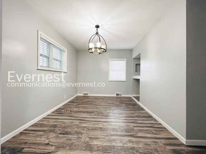 303 Kirk Ave - Photo 6 of 28