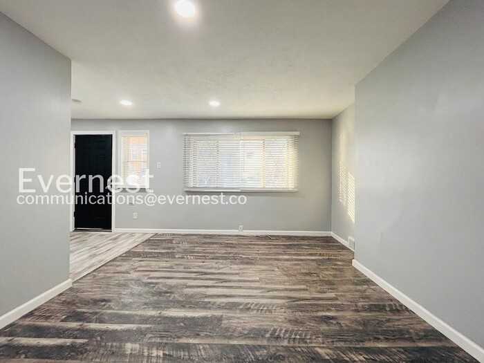 303 Kirk Ave - Photo 7 of 28