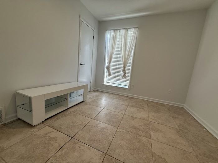 1748 Newington Cv - Photo 6 of 18