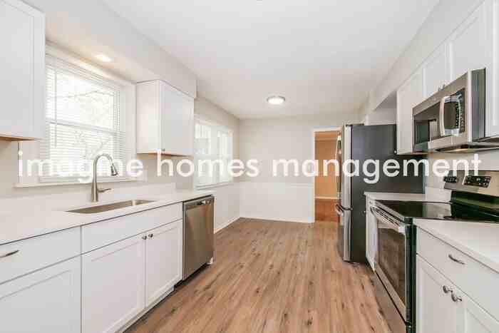 7614 W 95th Ter - Photo 6 of 18