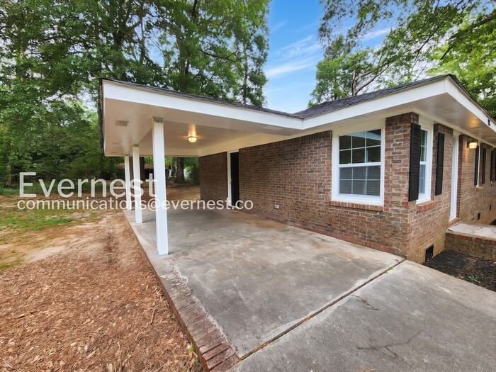 908 Hickory Dr - Photo 3 of 22