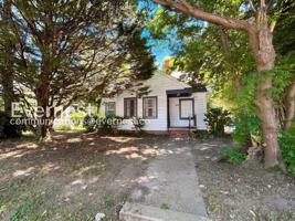 featured image of 305 N Boundary St #B