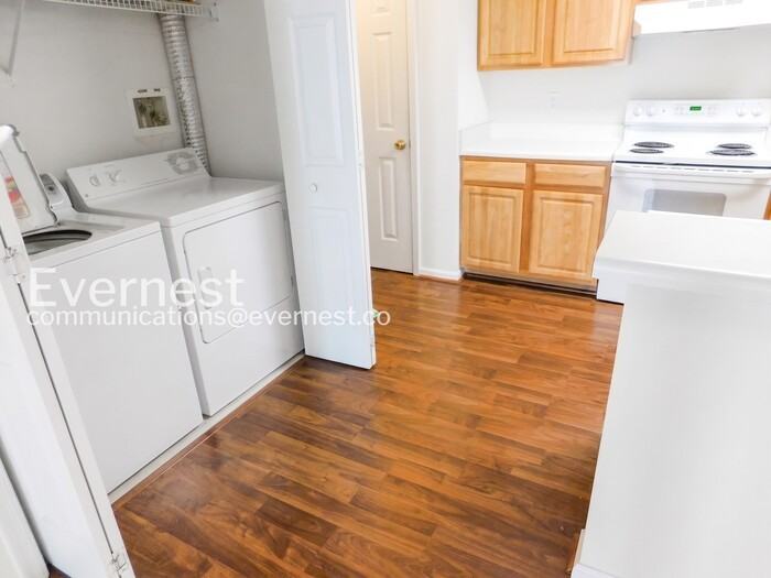 702 Westgate Cir - Photo 3 of 25