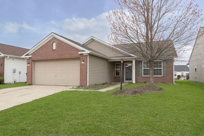 19539 Prairie Crossing Dr - Photo 2 of 21