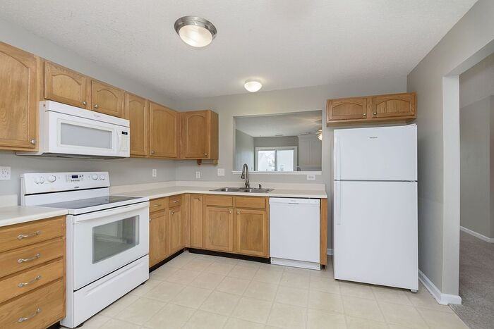 19539 Prairie Crossing Dr - Photo 5 of 21