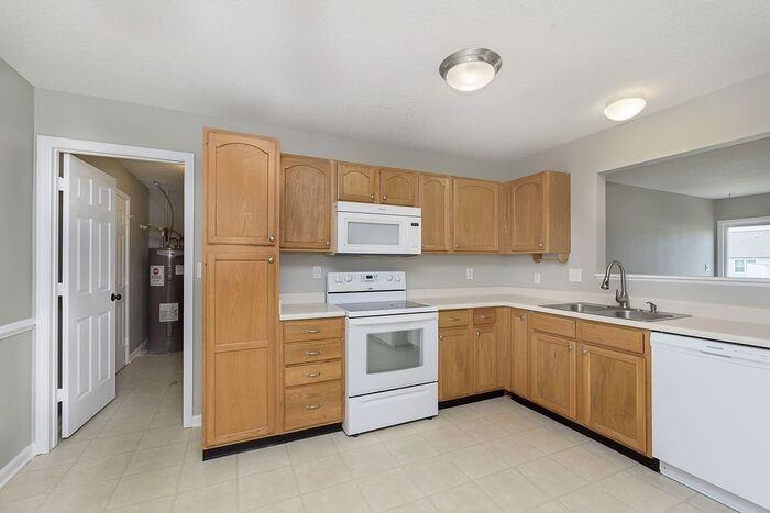 19539 Prairie Crossing Dr - Photo 6 of 21