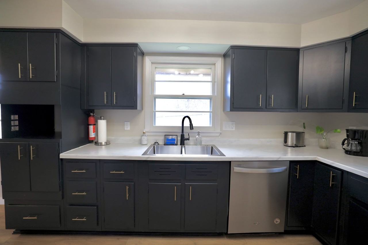 1534 N. Woodburn Ave - Photo 6 of 40