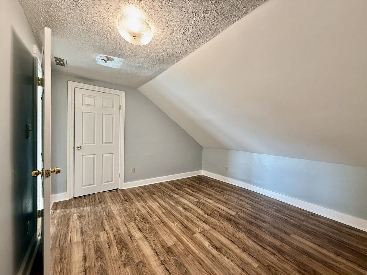 90 Pleasant St #3 - Photo 5 of 12