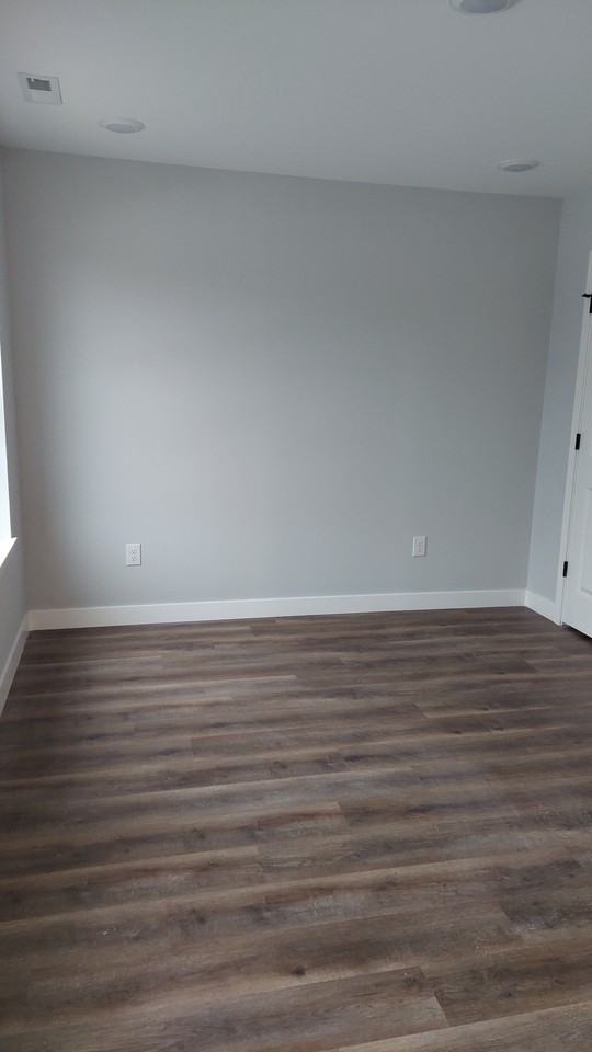 1368 Onie St #NA - Photo 3 of 10