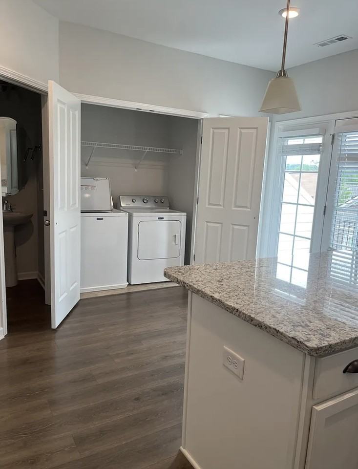 208 Kinsale Dr - Photo 5 of 9