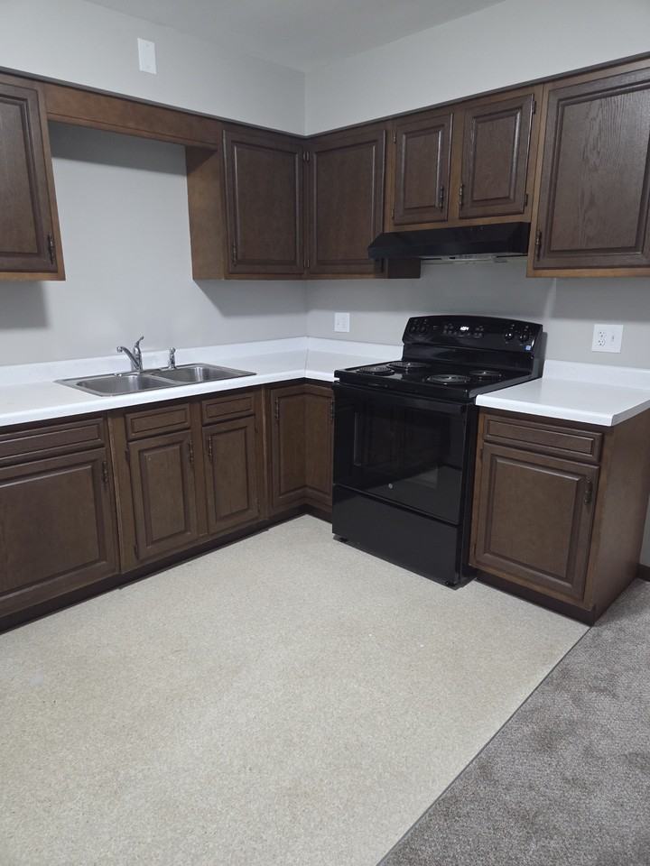 176 S Main St #1LOWER - Photo 2 of 5