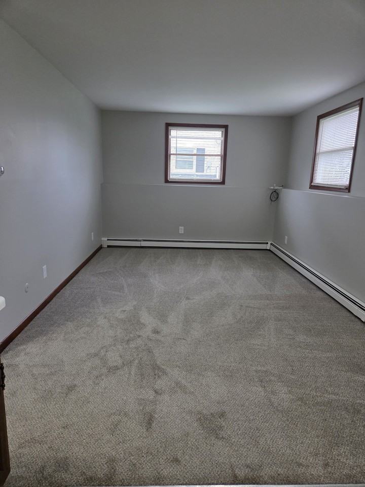 176 S Main St #1LOWER - Photo 4 of 5