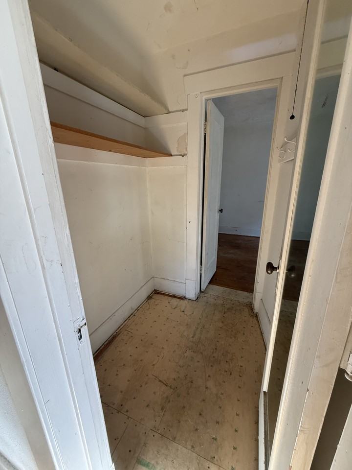 1718 E Cantrell St #NA - Photo 3 of 16