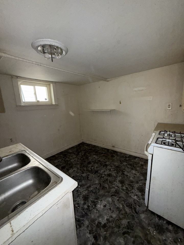 1718 E Cantrell St #NA - Photo 6 of 16