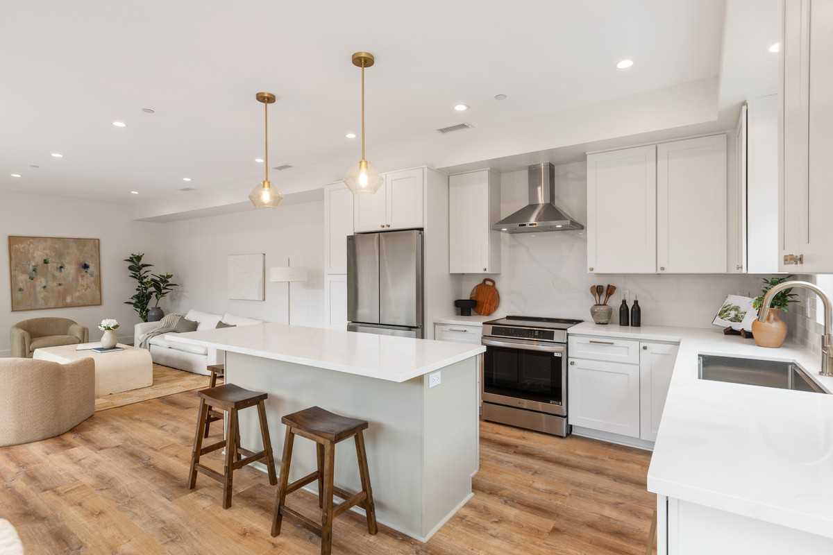 243 Dahlia Ave #243 - Photo 5 of 35