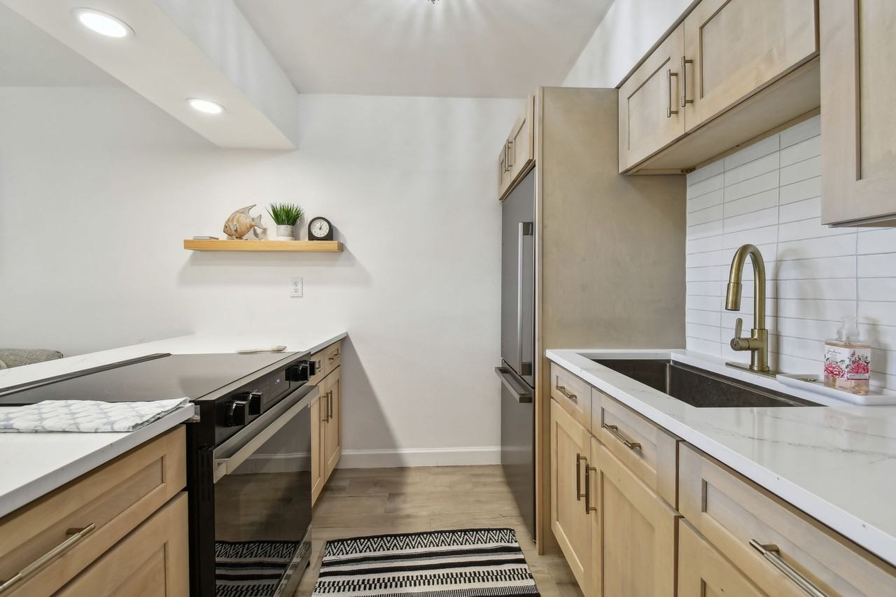 283 104th Ave #102 - Photo 7 of 28