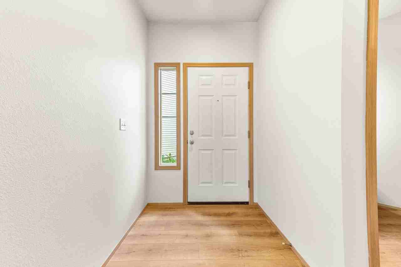 12515 64th Ave E - Photo 5 of 35