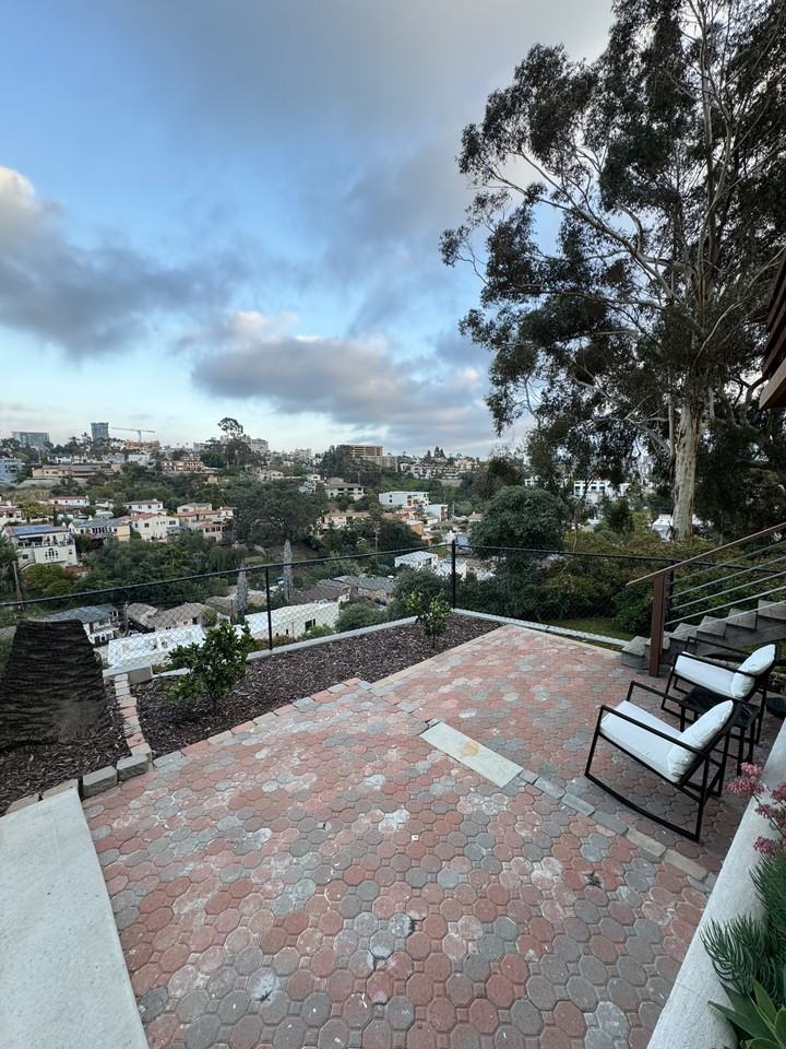821 W Olive St #C - Photo 5 of 12