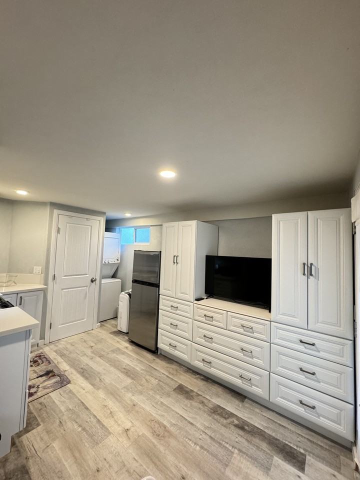 821 W Olive St #C - Photo 7 of 12