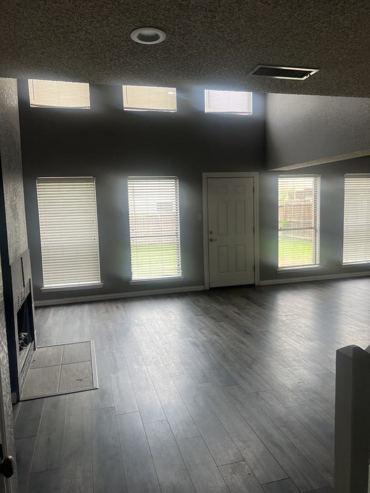 1222 W Hudgins St #1224 - Photo 4 of 13
