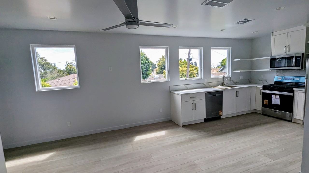 3355 Virginia Ave #B - Photo 3 of 14