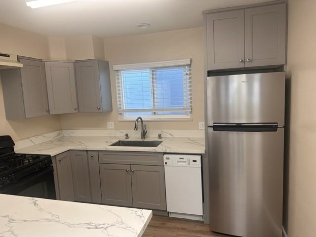 214 36th St - Photo 2 of 10