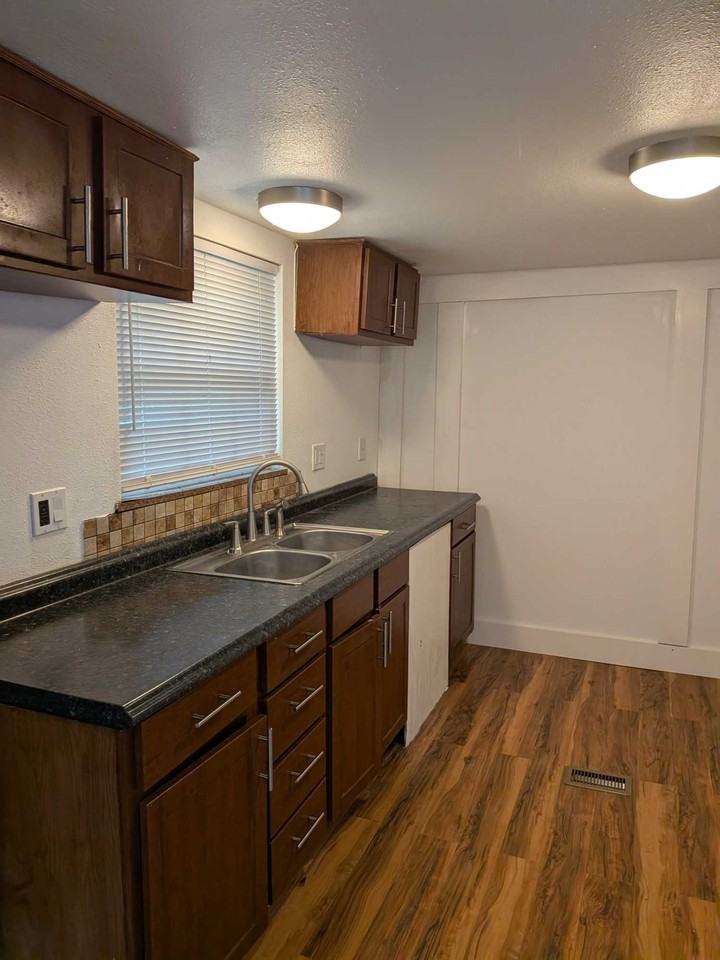 102 Lynn Creek Dr #NA - Photo 2 of 17