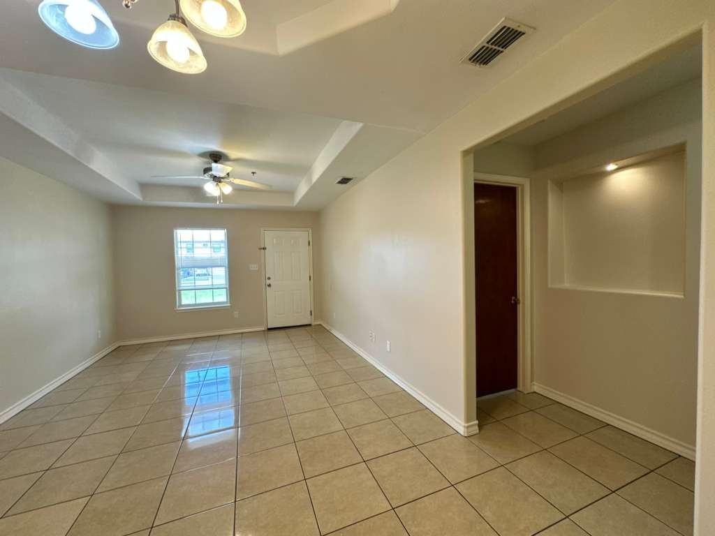 1109 W Eisenhower St #2 - Photo 4 of 13